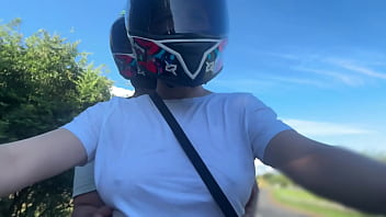 Recogí un cliente de didi sin sostén y se dio cuenta de mis grandes tetas