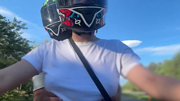 Recogí un cliente de didi sin sostén y se dio cuenta de mis grandes tetas