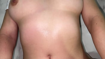 Recogí un cliente de didi sin sostén y se dio cuenta de mis grandes tetas