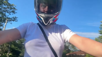 Recogí un cliente de didi sin sostén y se dio cuenta de mis grandes tetas