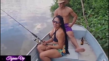 Tigresa Vip E Dois Macho Com Paus Enorme Enn Sua Bunda Com Sua Cunhada Favorita Mia Bucetinha thumbnail