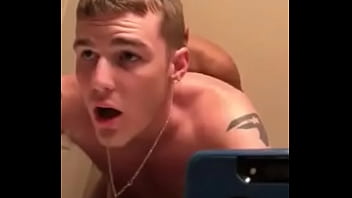 Sexo Gay Branquinho Gemendo Na Pica Do Negão thumbnail