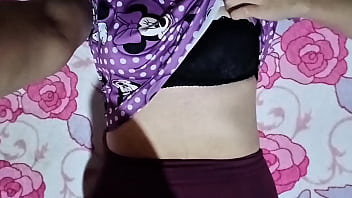 Llevé a la de mi vecina a casa y me la follé en el camino casero real