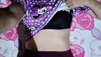 Llevé a la de mi vecina a casa y me la follé en el camino casero real