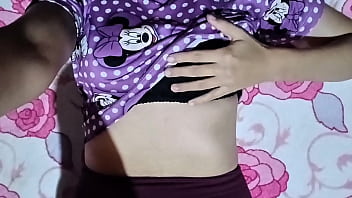 Llevé a la de mi vecina a casa y me la follé en el camino casero real