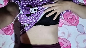 Llevé a la de mi vecina a casa y me la follé en el camino casero real