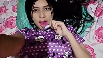 Llevé a la de mi vecina a casa y me la follé en el camino casero real