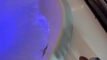 Fodê gostoso com a gostosa na frente do espelho