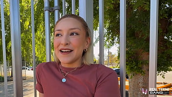 Mads flores flashes and fucks outdoors