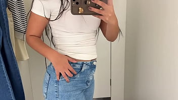 Siririca no provador do shopping zona leste