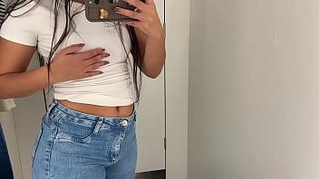 Siririca no provador do shopping zona leste