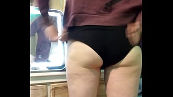 Slapping my fat ass pawg