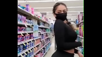 Hot girl showing big booty in public