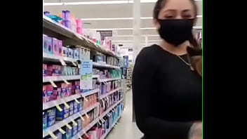 Hot girl showing big booty in public