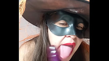 En halloween la bruja de mi vecina me seduce con sus videos me encanta su enorme cameltoe En halloween la bruja de mi vecina me seduce con sus videos me encanta su enorme cameltoe