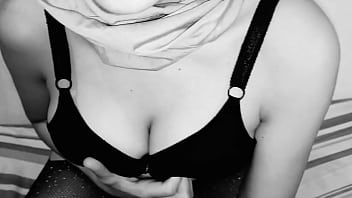 Hermanastra caliente pide agritos ser follada