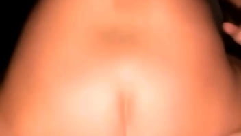 Polla dura entra en su coño