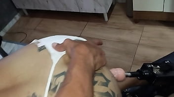 Empregada safada da e chupa dois pau