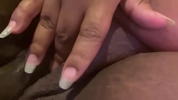 Sexy goddess makes her beautiful pussy cum