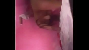 La tragona recibiendo