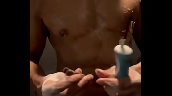 Muscle Amateur Guys Gets Pecs Worship thumbnail