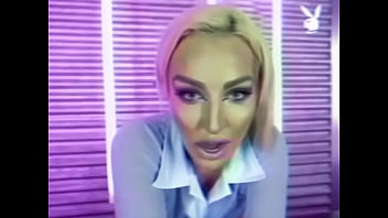 Sexy babe gets her boobs out