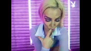 Sexy babe gets her boobs out