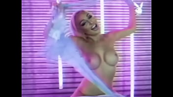 Sexy babe gets her boobs out