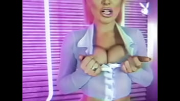 Sexy babe gets her boobs out