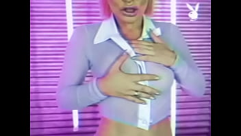 Sexy babe gets her boobs out