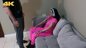 Vazou na net mulher se exibindo na academia