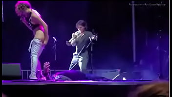 Black Girl Takes A Piss On A Man At Live Concert thumbnail