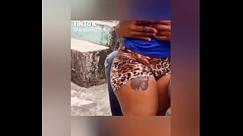 Safada bunda grande Safada bunda grande