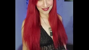 Brindemos por esas primas lejanas a las que les gusta complacer y jugar por el culo