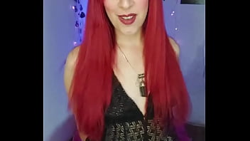 Brindemos por esas primas lejanas a las que les gusta complacer y jugar por el culo