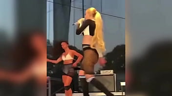 Rapper singer iggy azalea try not to cum