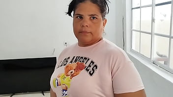 Me Contrataron Para Limpiar La Casa Y Terminé Masturbándome En La Cocina Mientras Estaba Sola thumbnail