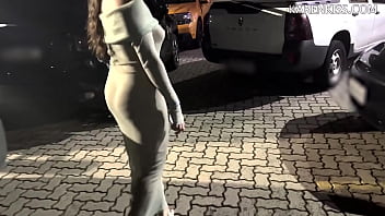 Quando desci do carro o manobrista ficou me olhando e só precisei dar uma piscadinha pra ele entender o recado e me segu