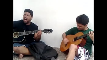 Preto bom acústico baratas grávidas