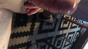 Im mastubrating whit my toys