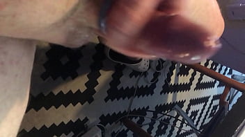 Im mastubrating whit my toys