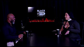 Sente tesão por saber que estão batendo punheta pra ela começou por pirraça fez fotos nua e seu lado vendedora pri melancia watch sheer red