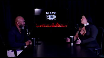 Sente tesão por saber que estão batendo punheta pra ela começou por pirraça fez fotos nua e seu lado vendedora pri melancia watch sheer red