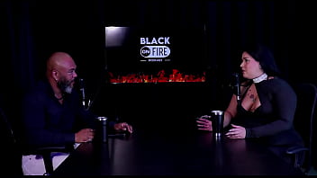 Sente tesão por saber que estão batendo punheta pra ela começou por pirraça fez fotos nua e seu lado vendedora pri melancia watch sheer red