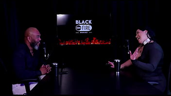 Sente tesão por saber que estão batendo punheta pra ela começou por pirraça fez fotos nua e seu lado vendedora pri melancia watch sheer red