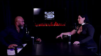 Sente tesão por saber que estão batendo punheta pra ela começou por pirraça fez fotos nua e seu lado vendedora pri melancia watch sheer red