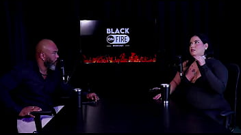 Sente tesão por saber que estão batendo punheta pra ela começou por pirraça fez fotos nua e seu lado vendedora pri melancia watch sheer red