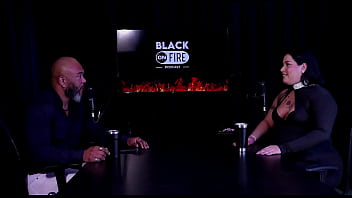 Sente tesão por saber que estão batendo punheta pra ela começou por pirraça fez fotos nua e seu lado vendedora pri melancia watch sheer red