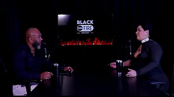 Sente tesão por saber que estão batendo punheta pra ela começou por pirraça fez fotos nua e seu lado vendedora pri melancia watch sheer red