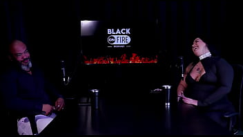 Sente tesão por saber que estão batendo punheta pra ela começou por pirraça fez fotos nua e seu lado vendedora pri melancia watch sheer red